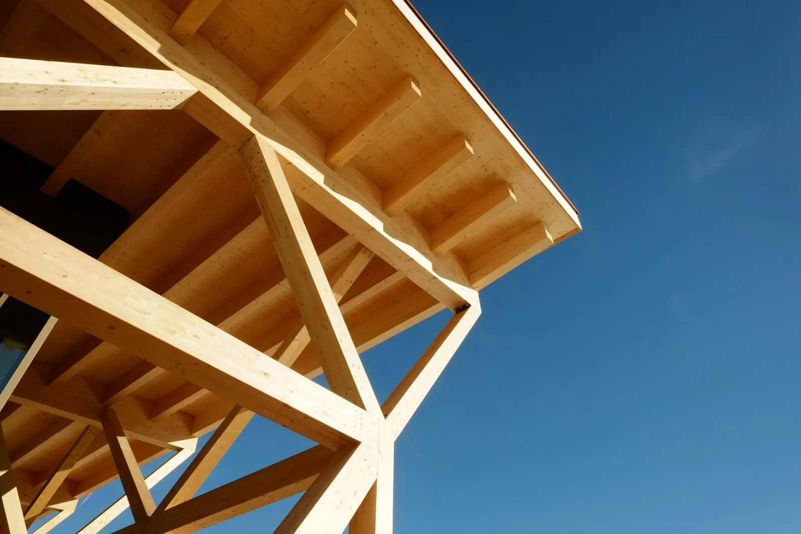Assemblage de pièces de charpente en bois